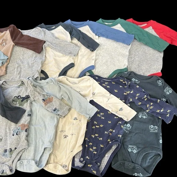 Bundle/ Lot Of 34 Baby Boy Clothes Size 6 Months Pants Bodysuits Hoodies - Picture 5 of 10